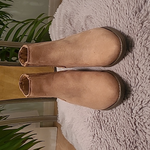 Universal Thread Ankle Boots ❤️ - Picture 3 of 8